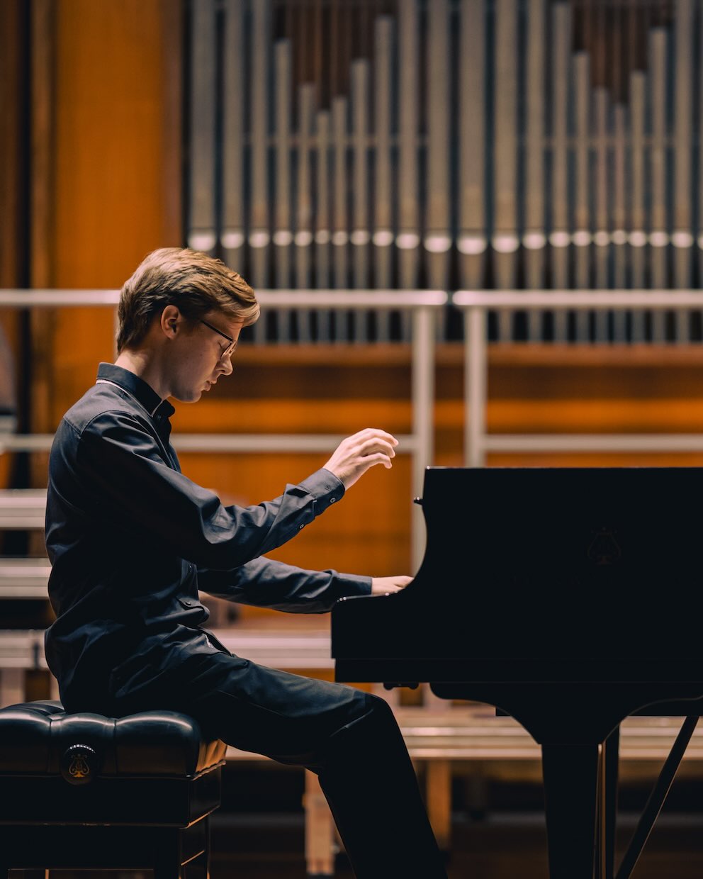 Martin Kaptein performing the piano as the deepest expression of the meaning of life.